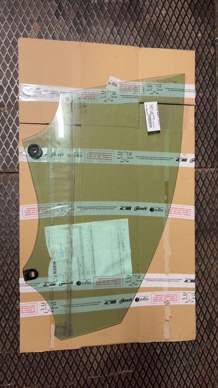 vitre avant droit 3008 2 phase 1 1.2 puretech 12v turbo  88033940