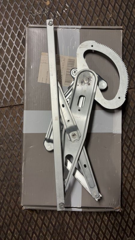 Mécanisme de lève-vitre avant gauche pour Renault Scénic 3, Grand Scénic III PARTSLINE SC56660