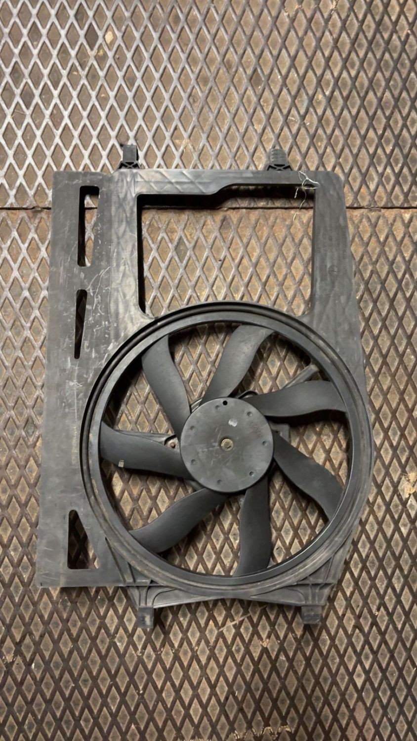 ventilateur radiateur mini mini ( R50.R53) de 2007 a 2006 11819310