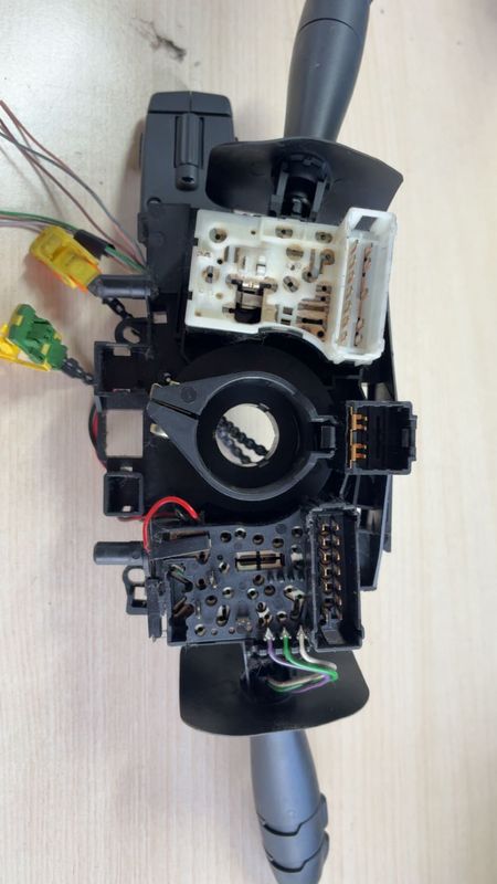 ensemble comodo commutateurs colonne de direction contacteur tournant airbag volant Valeo Renault clio 2 réf 8200204068