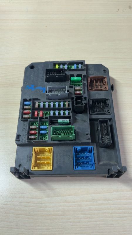 CONFORT MODULE BSI CITROEN PEUGEOT CONTINENTAL A2C53383165