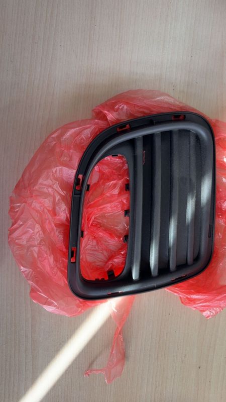 Calandre MINI d'origine - Sortie d'air - Gauche 51120413257