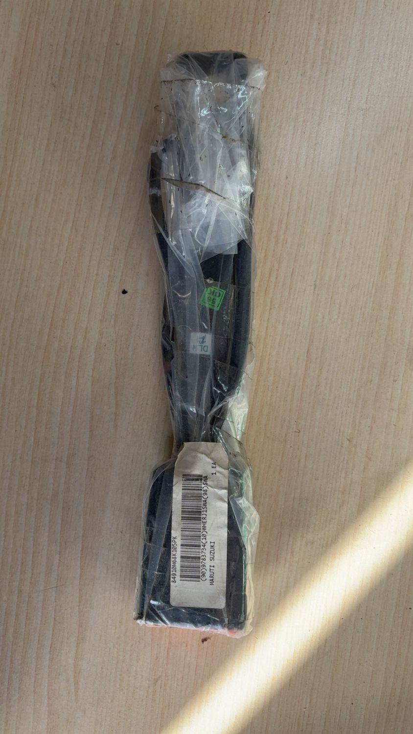 84910M68K105PK Genuine Suzuki BUCKLE ASSY, FR BELT RH 84910-M68K1-05PK