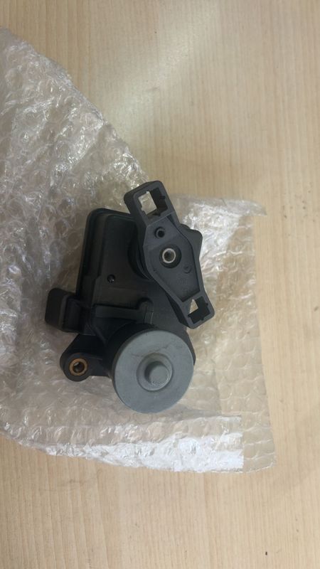 Moteur D'actionneur De Volet De Collecteur D'admission d'air, A6421500494 6421500694 6421500494 pour B&ENZ W203 W204 W221