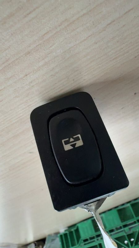 Commande de Toit Ouvrant PSA 96441520XT 6554L2