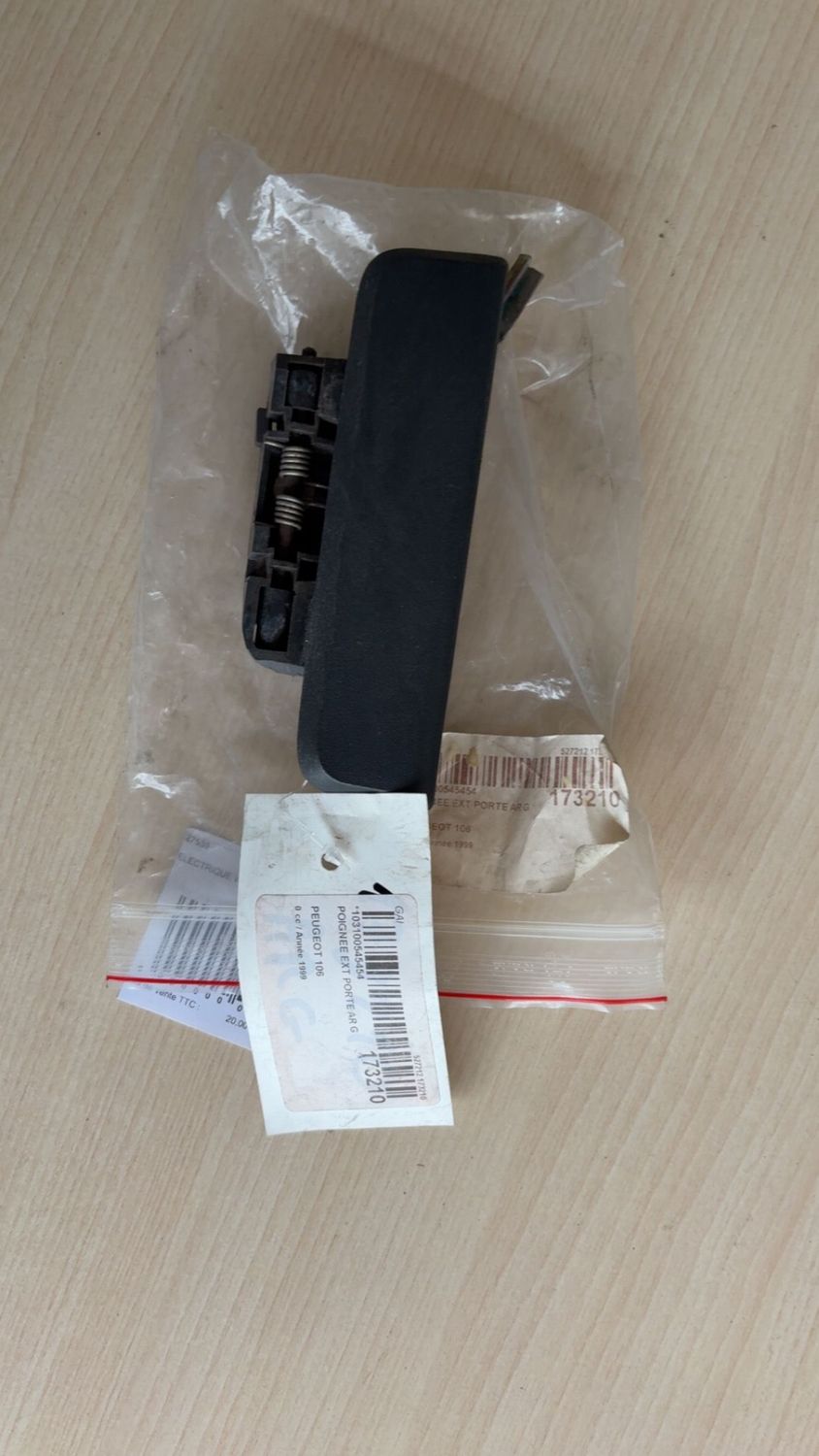 Poignée extérieure arrière gauche Peugeot 106 de 1992 à 1996 9612222877 9617351077 233093