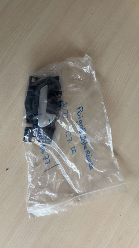 Poignée Avant Droite - PEUGEOT 3008 - Référence : 9683446077