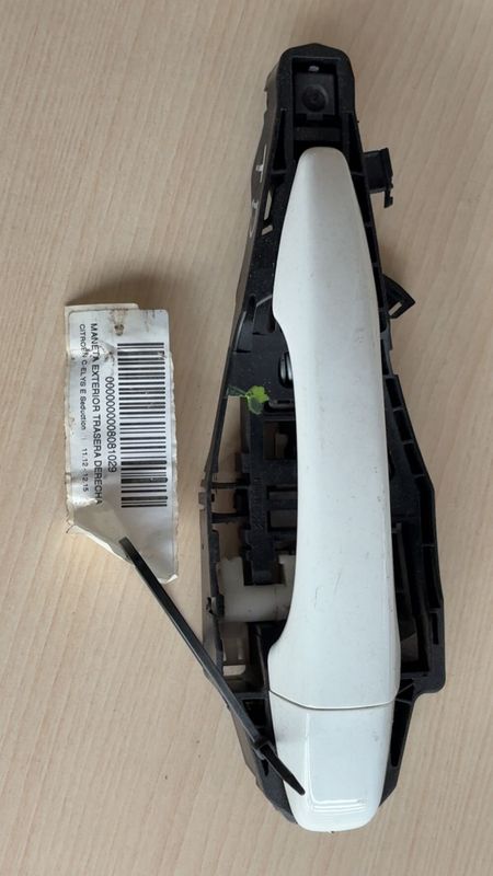 Poignee Exterieure Avant Droite Citroën C-Elysee (DD) Berline a coffre / 4 portes 1.2 Vti 82 12V (EB2F(HMZ)) (9807652880)