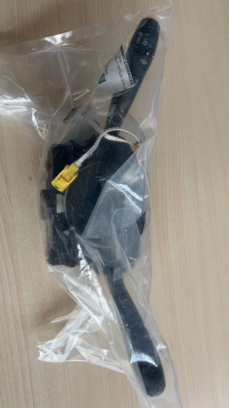 Bloc Commodos 96663084XT COM2000 Peugeot Citroen 206 - pièce d'occasion