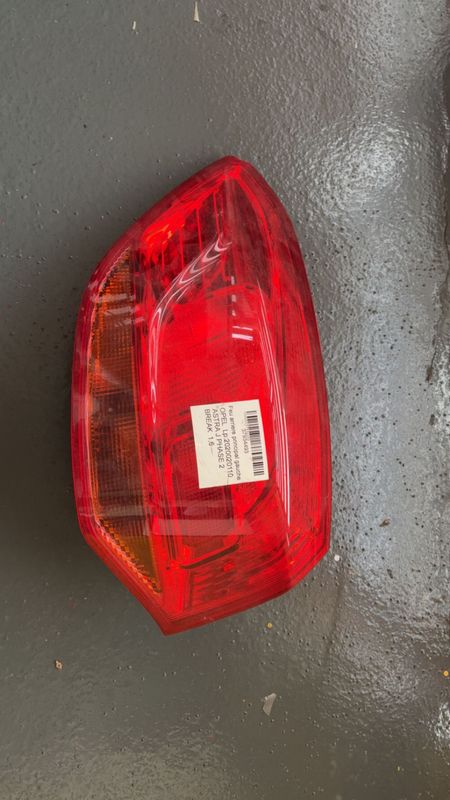 Feu arrière gauche Opel Astra J Sports Tourer 1.4 Turbo 16V - 13282242