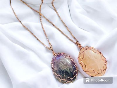 Pink gemstone with rose gold wire