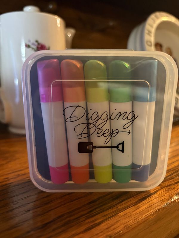 Digging Deep Highlighters