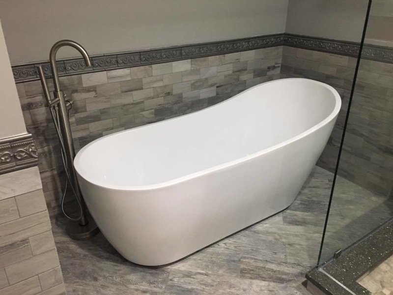 Freestanding Oblong Bathtub