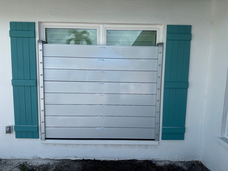 47" Aluminum Flood barrier Inside Bracket