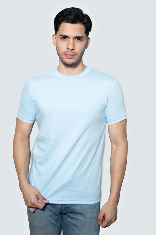 Básica cuello redondo color celeste