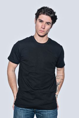 Básica cuello redondo color negro