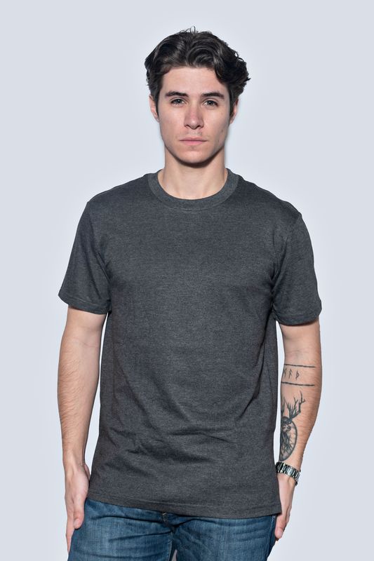 Básica cuello redondo color gris oscuro