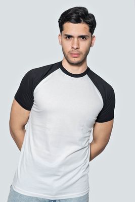 Raglán color blanco con negro