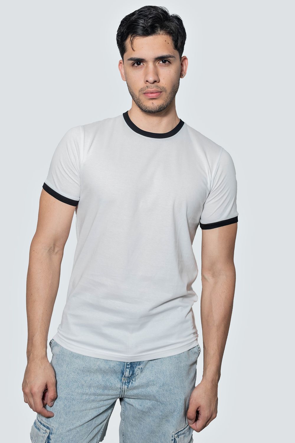 Raglán Corta color blanco con negro