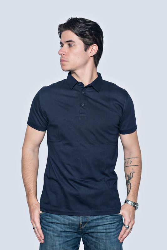 Polo color azul marino