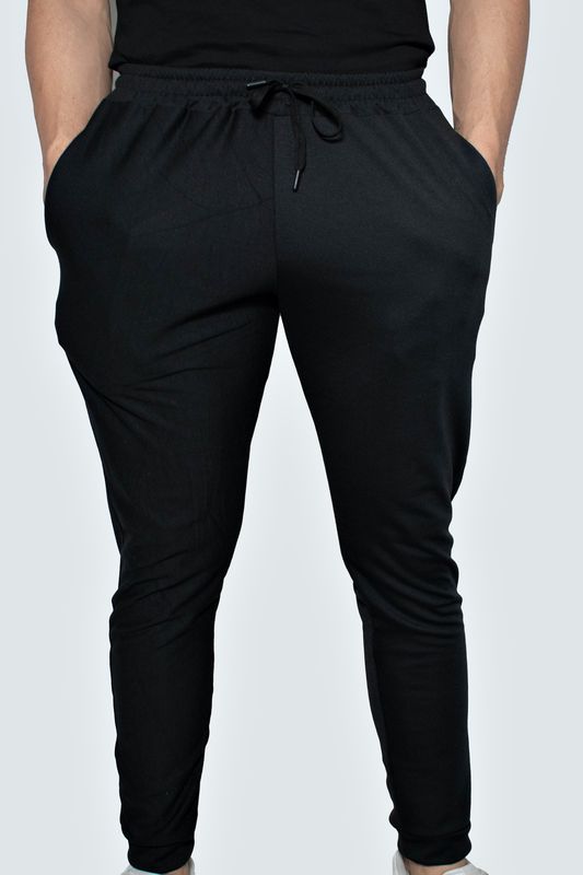 Joggers color negro