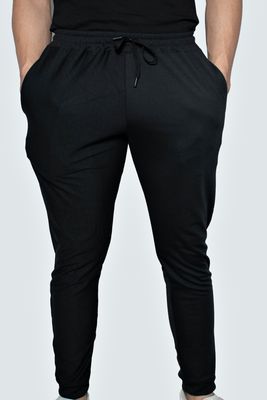 Joggers color negro