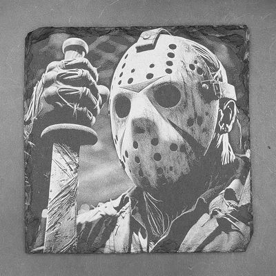 Leistenen onderzetter gebaseerd op Friday the 13th