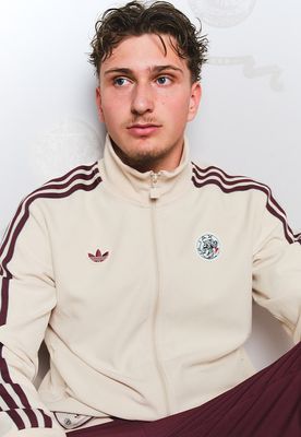 WINDBREAKERS & JACKETS