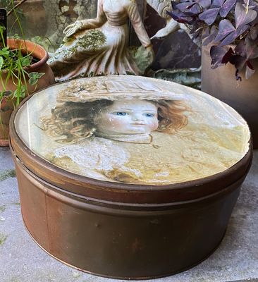 Vintage voorraadblik jaren ’70 – Victoriaanse speelpop