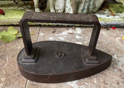 ​Brocante gietijzeren strijkijzer N° 6 – ca. 1850/1900