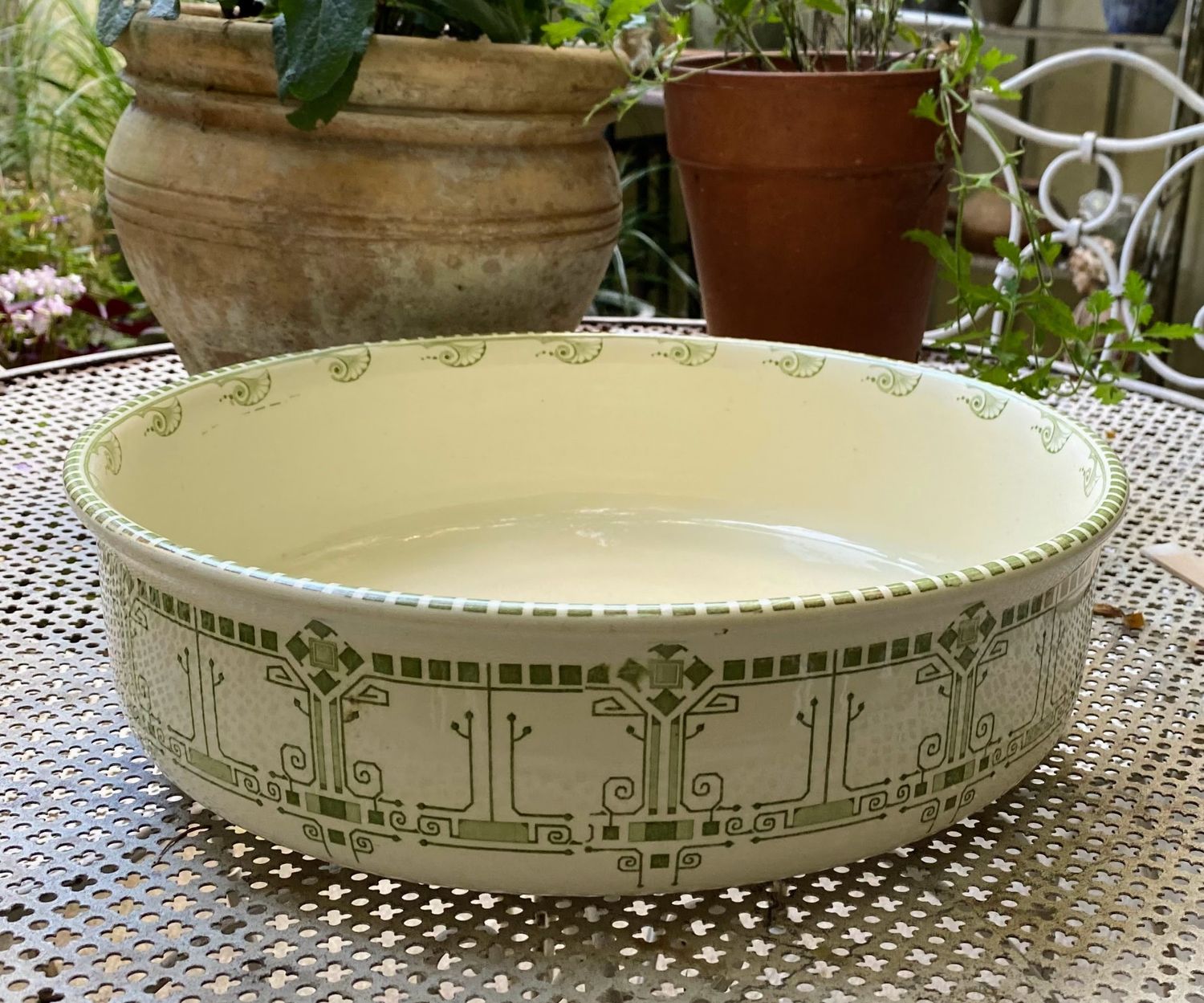 Art Deco waskom – Boch Frères La Louvière,  groen decor Prague ca. 1918–1930