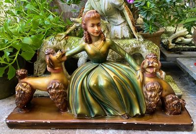 Art Nouveau Sculptuur ca. 1900 – Vrouw met Twee Poedels, Gemerkt Arnova 373