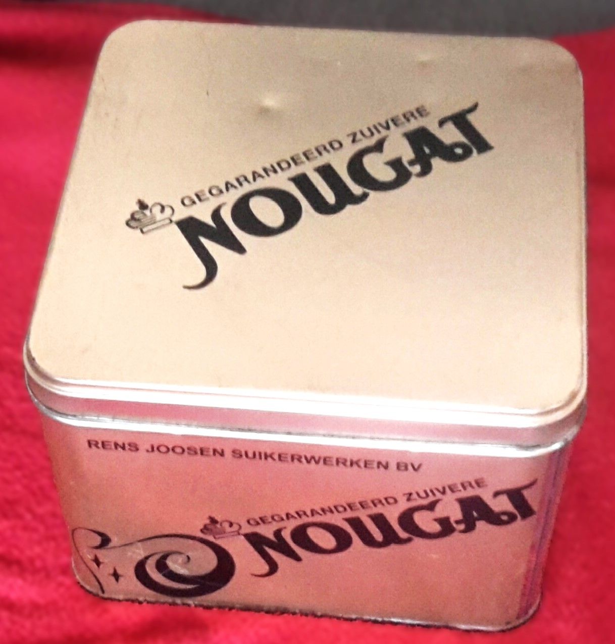 Prachtig zeldzaam Nougatblik van Prachtig zeldzaam Nougatblik van "Rens Joosen suikerwerken BV Oosterhout, ca. 20e eeuw