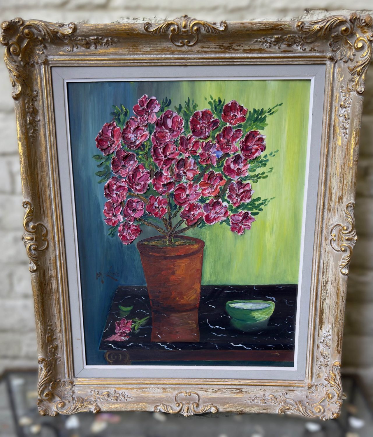 Meesterwerk van Intieme Rust en Tijdloze Elegantie – Gesigneerd Stilleven van M. Levis