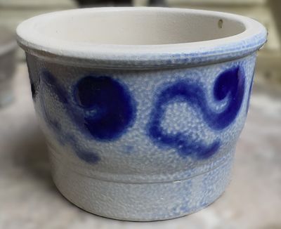 Authentieke Keulse inmaakpot (10 x 15 cm) – Handgedraaid aardewerk met penseeldecor – ca. 1900