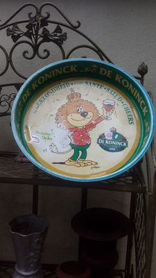 Blikken opdienblad De Koninck Bolleke – Illustratie van Yurg, ca. 20ste eeuw