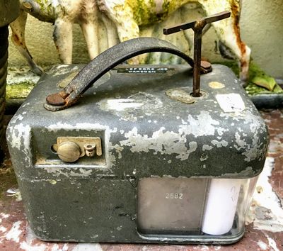 Authentieke STB duivenklok (horlogerie de Saint Blaise Suisse) – huurconstateur ca. jaren 50 Authentieke STB duivenklok (horlogerie de Saint Blaise Suisse) – huurconstateur ca. jaren 50