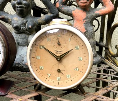 Diehl Cavalier wekker ca. 1950–1960 – Grijsblauw met dubbele subdials