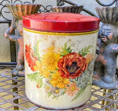 Vintage voorraadblik met klaprozen en gele bloemen – rood deksel