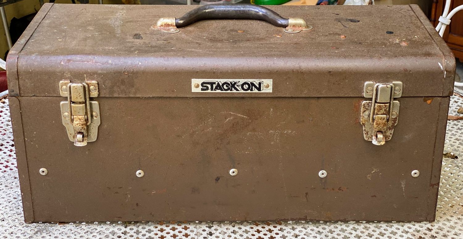 Industriële Vintage gereedschapskist STACK ON – Stoer en functioneel Industriële Vintage gereedschapskist STACK ON – Stoer en functioneel