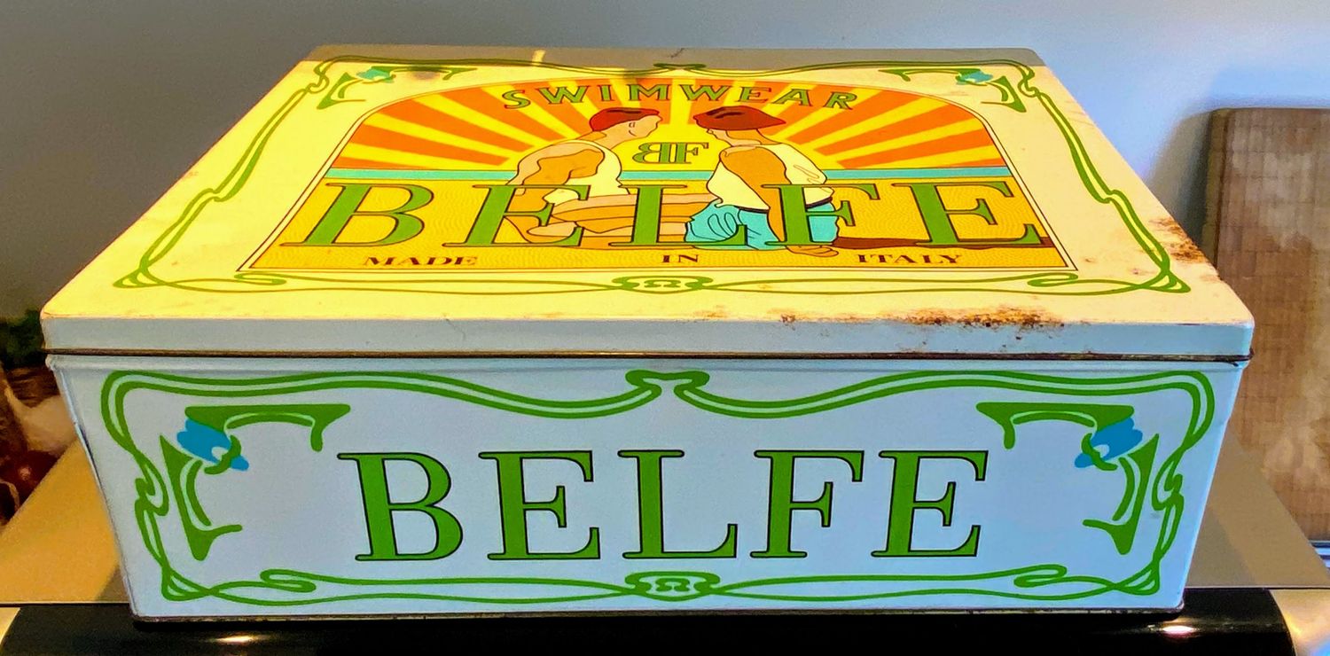 Zeldzaam groot reclameblik "Swimwear BELFE" – Italië, etalageobject met illustratie