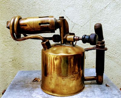 Antieke Optimus soldeerbrander – Messing Stockholm Zweden ca. 1950 Antieke Optimus soldeerbrander – Messing Stockholm Zweden ca. 1950