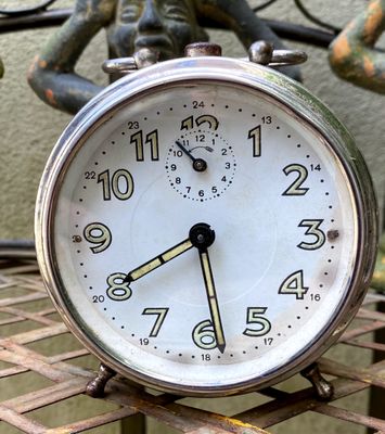 Retro verchroomde mechanische wekker zonder merk – ca. 1998