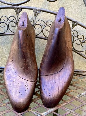 Koppel antieke houten schoenleesten - maat 43 – begin 1900