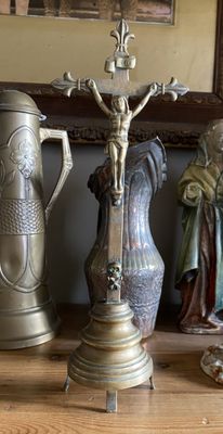 Zeldzaam Frans Altaarkruis in Brons – 18e Eeuws Meesterwerk