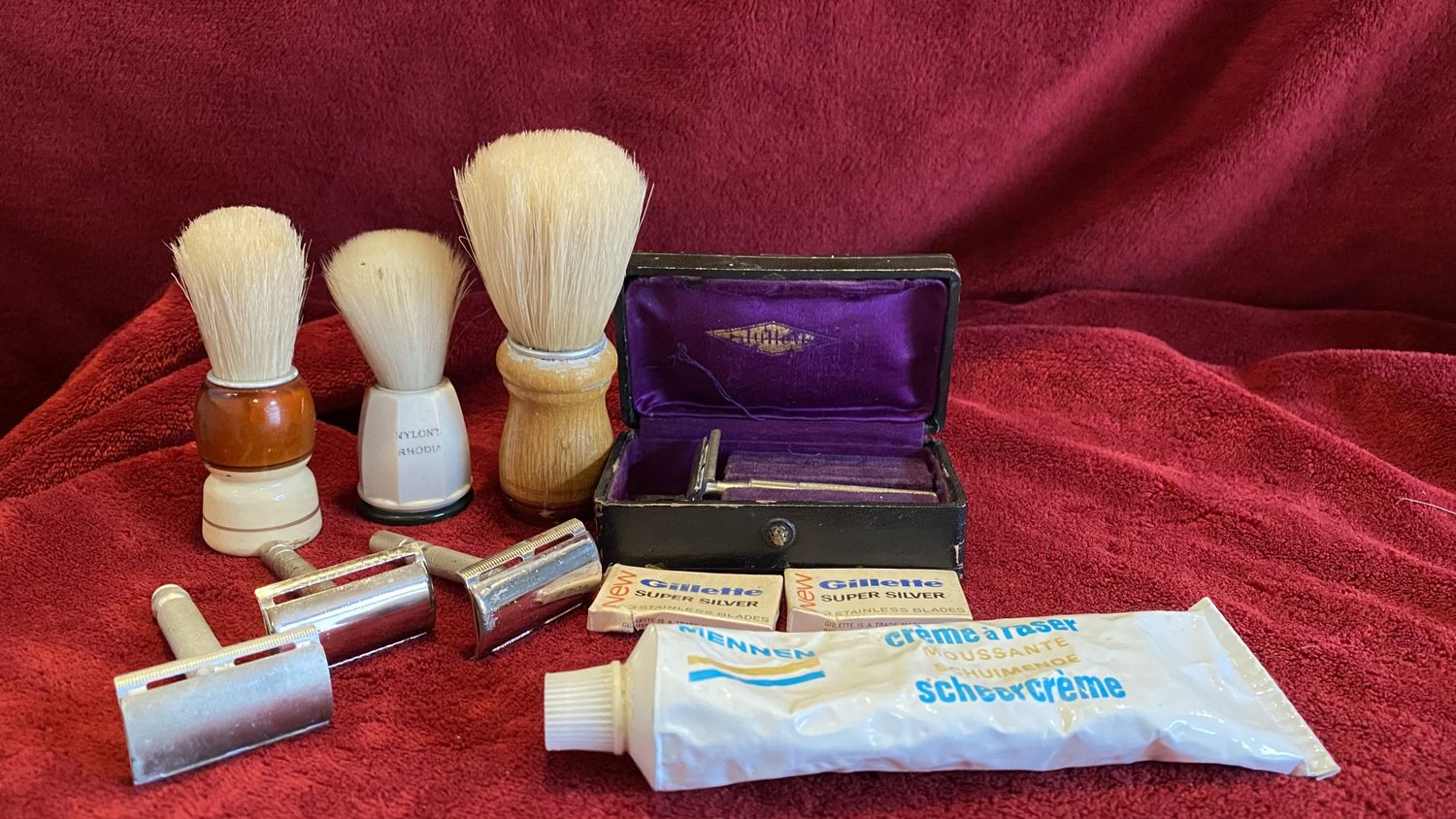 Vintage Gillette scheerset ca. 1930 – compleet met doos, mesjes & kwasten Vintage Gillette scheerset ca. 1930 – compleet met doos, mesjes & kwasten