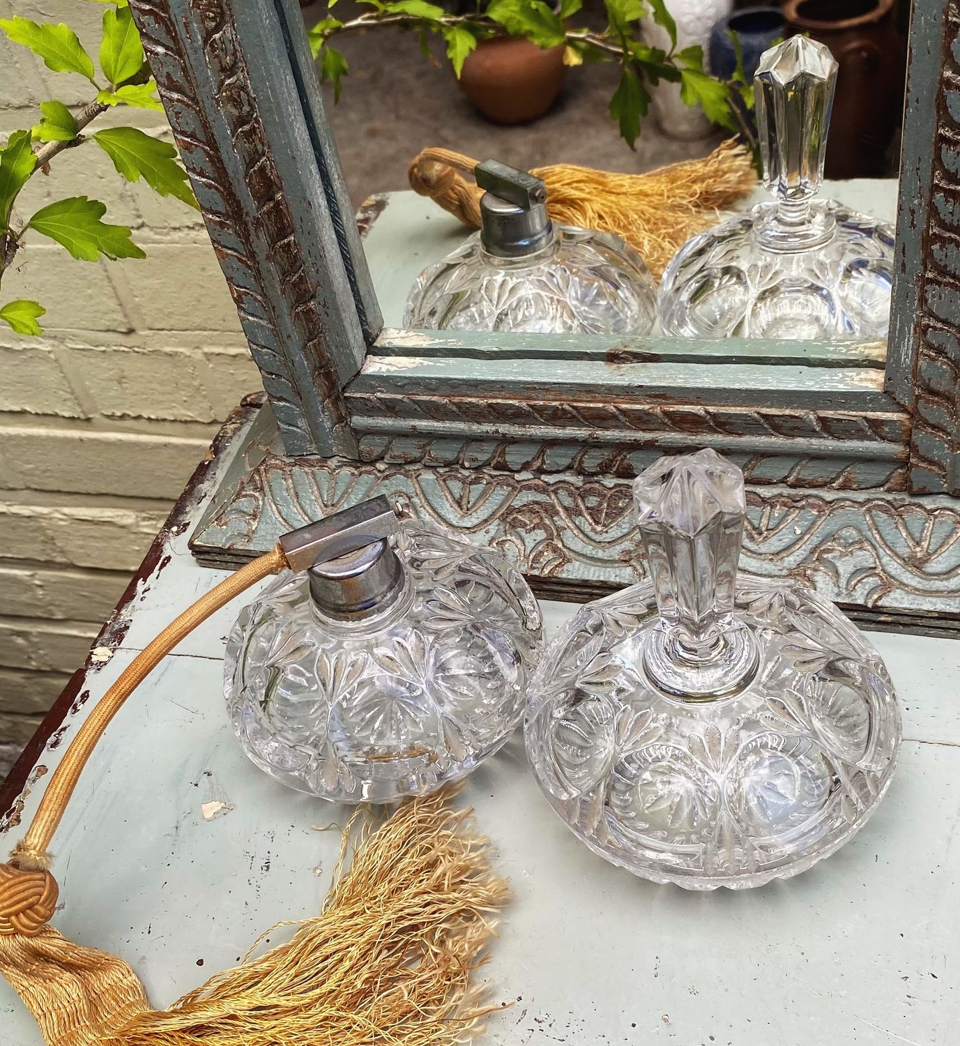 Art Deco Elegantie – Retro Parfumset met Verstuiver en Poederpotje uit de Jaren 30