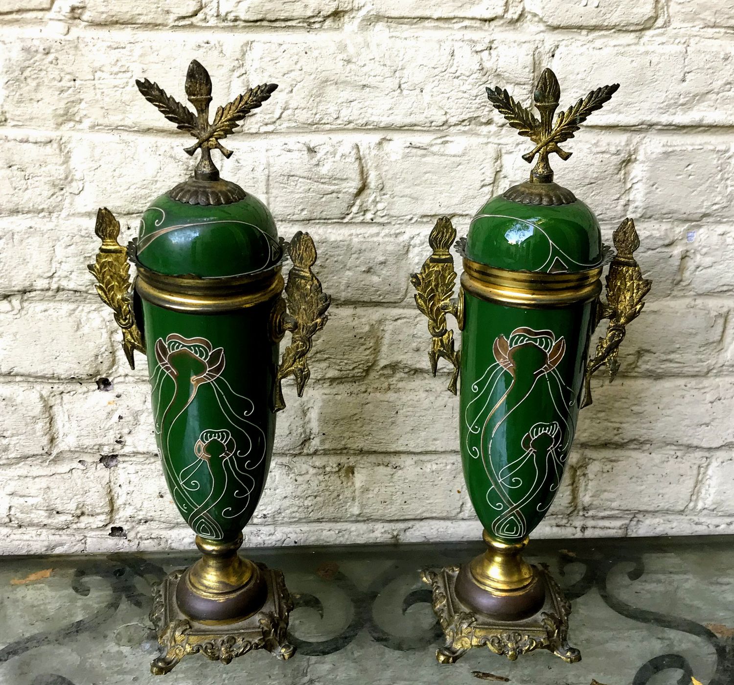 Authentiek Belgisch Art Nouveau schouwpaar – sierlijk en zeldzaam