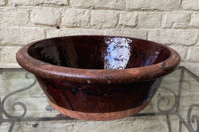 Imposante authentieke aardebruine confit schaal – handgemaakt en veelzijdig