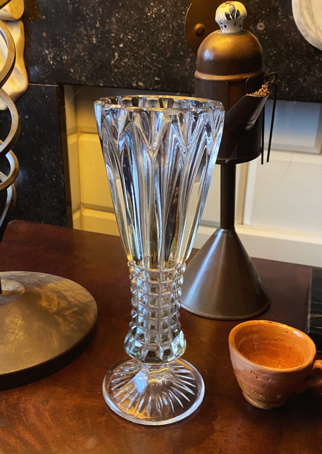 Prachtig klein vaasje in ananas patroon Prachtig klein vaasje in ananas patroon